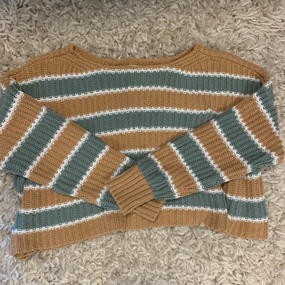 Oversized cropped sweater